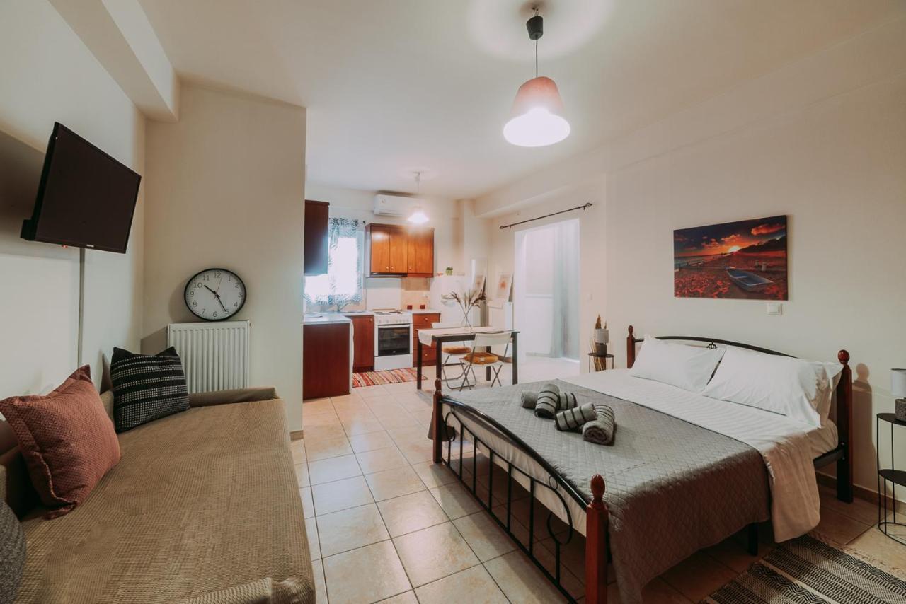 House In The Center Apartment Kalamata Exterior photo