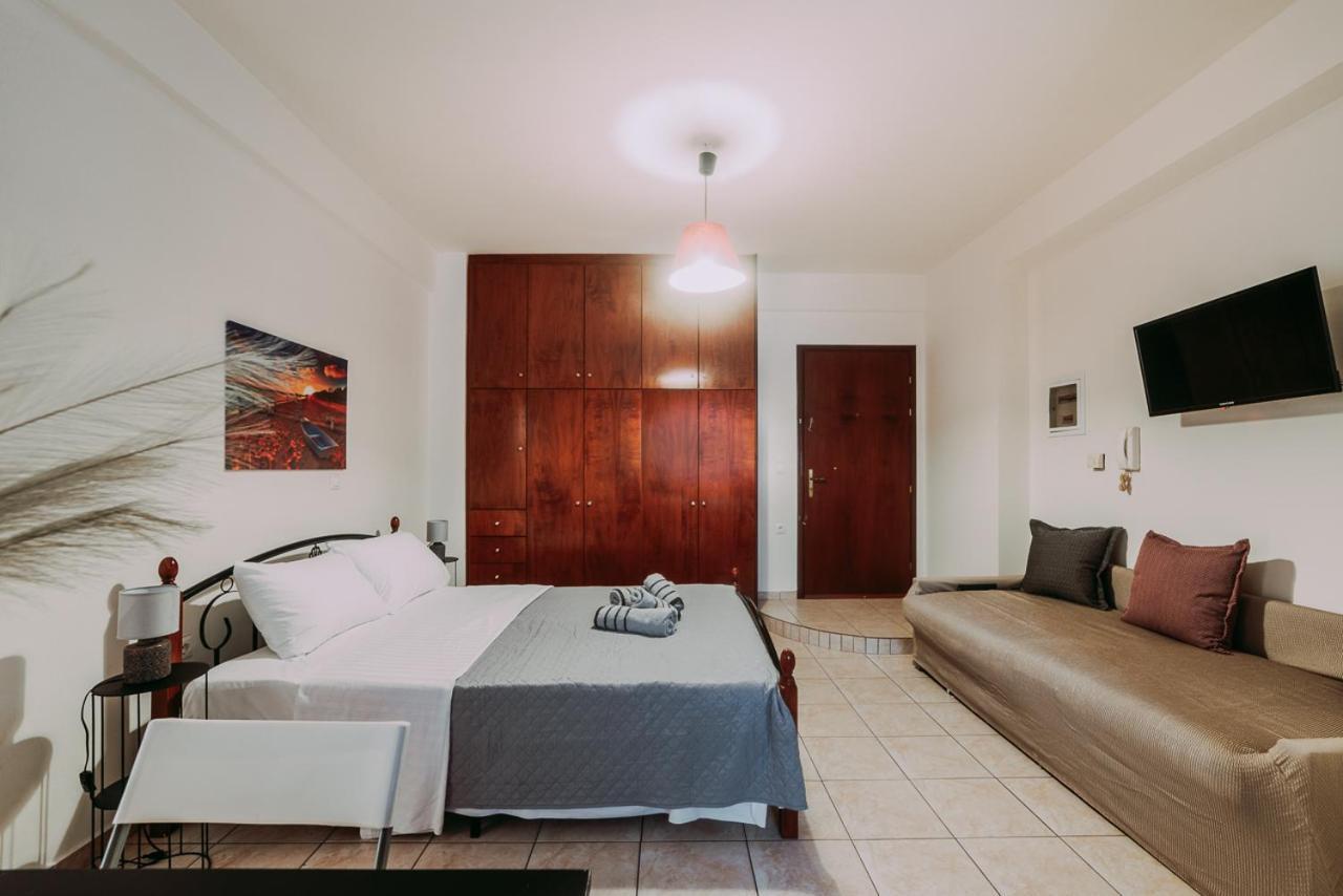 House In The Center Apartment Kalamata Exterior photo